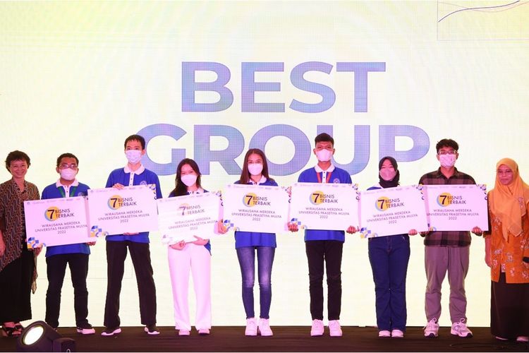 Para 7 pemenang best prototype yang ikut Program Wirausaha Merdeka di Universitas Prasetiya Mulya.