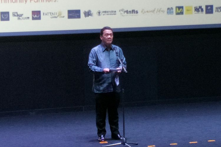 Wakil Gubernur DKI Jakarta, Ahmad Riza Patria saat berpidato dalam upacara penutupan Jakarta Film Week, Minggu (21/11/2021).