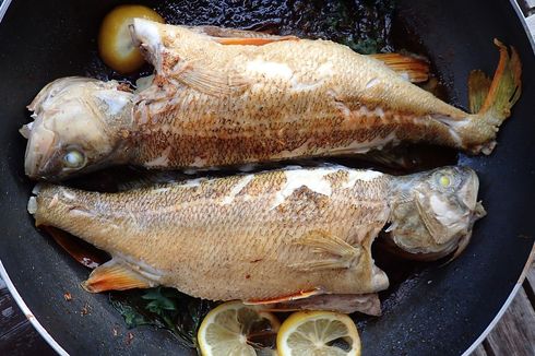 6 Cara Goreng Ikan agar Tidak Lengket di Wajan