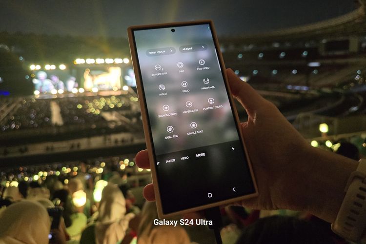 Ilustrasi fitur Dual-Rec Samsung Galaxy S24 Ultra di konser NCT Dream, Sabtu (18/5/2024) yang digelar di Stadion Gelora Bung Karno (GBK)