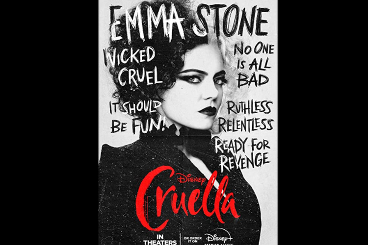 Emma Stone sebagai Estella/ Cruella de Vil di film Cruella (2021).