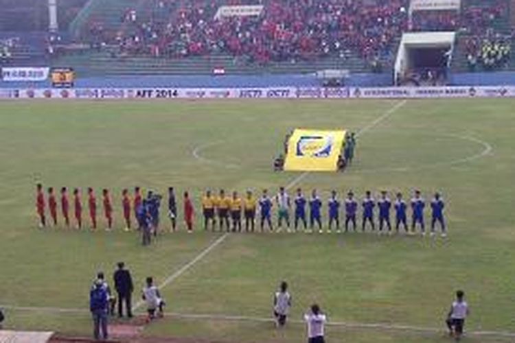 Timnas Senior Indonesia, saat melawan Timnas Nepal, dalam laga uji coba, pada Rabu (25/6/2014) sore, di Stadion Gajayana, Kota Malang, Jawa Timur.