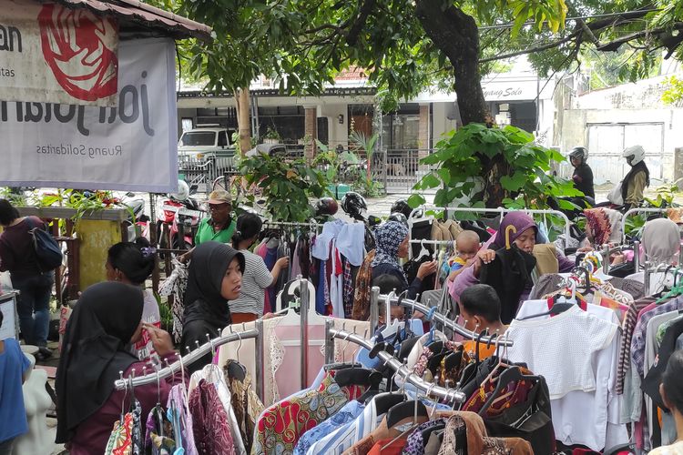 Suasana kegiatan di Ruang Solidaritas Joli Jolan yang tertelak di sebuah rumah di Jalan Siwalan Nomor 1, Kerten, Kecamatan Laweyan, Kota Solo, Sabtu (25/5/2024).
