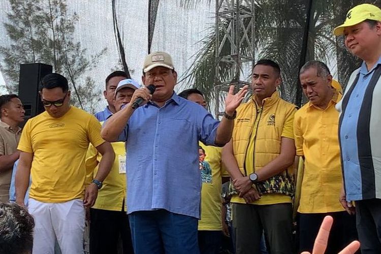 Calon presiden (capres) nomor urut 2, Prabowo Subianto dalam rangkaian acara HUT-59 dan Konsolidasi Partai Golkar menuju Pemilu Damai 2024 di GOR Pakansari, Bogor, Jawa Barat, Sabtu (6/1/2024).