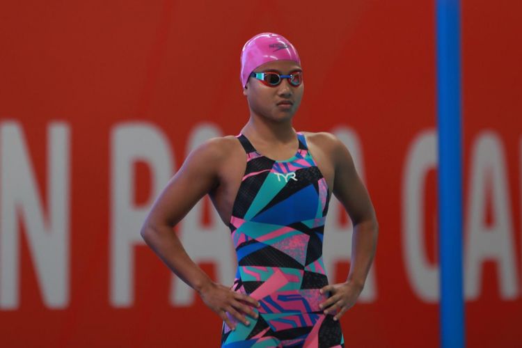 Suci Indrayani, pada laga final renang nomor gaya bebas 200 meter putri S14 Asian Para Games 2018 di Stadion Aquatic, Gelora Bung Karno (GBK), Jakarta, Minggu (7/10/2018).