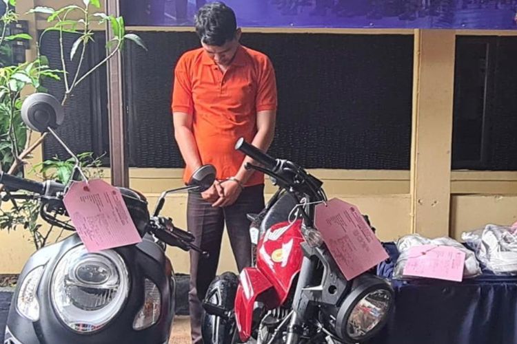 Salah satu pelaku pencurian sepeda motor bernama Erlan Danaputra yang ditangkap Polsek Mampang, Jumat (1/12/2023).