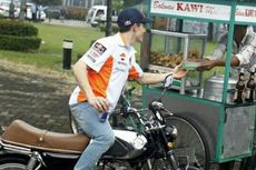 Naik Honda CB, Marquez Beli Bakso Malang di Kemayoran