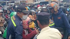 Tak Kuat Hadapi Kemacetan Pelabuhan Gilimanuk, Sejumlah Pemudik Pingsan