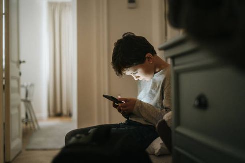 5 Tips Mencegah Anak Kecanduan Smartphone
