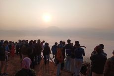 Ramai Dikunjungi Wisatawan, Akses Jalan ke Negeri di Atas Awan Dibangun