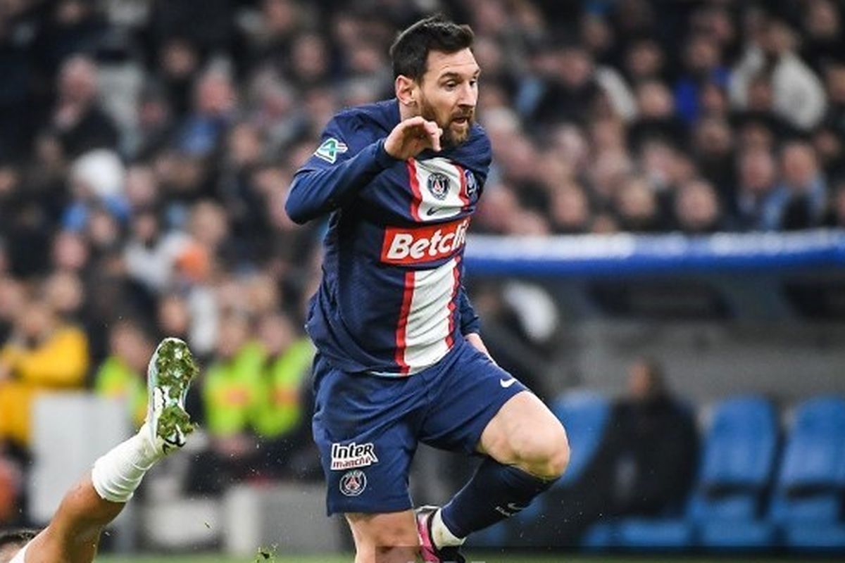 Lionel Messi saat membela PSG dalam laga kontra Marseille di Piala Perancis. Laga Marseille vs PSG digelar di Stadion Velodrome pada Kamis (9/2/2023) dini hari WIB. Lionel Messi dilaporkan bisa tampil saat PSG melawan Bayern Muenchen di Liga Champions 2022-2023. France - Foto Matthieu Mirville / DPPI (Foto dari Matthieu Mirville / Matthieu Mirville / DPPI via AFP)