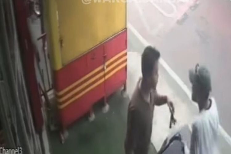 Kenal dari Transaksi Sepatu, Pria di Jakbar Diduga Ditipu hingga Motor dan Tablet Raib