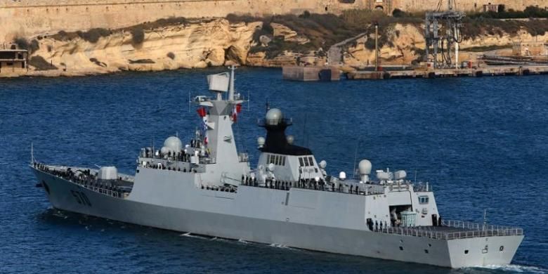 Salah satu kapal angkatan laut China