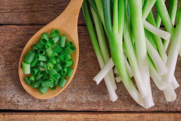 Agar Daun Bawang Awet hingga Berminggu-minggu, Ini Cara Simpannya