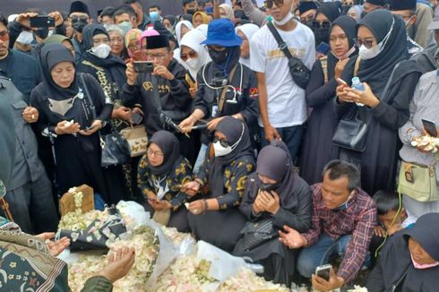 Cerita Mak Ci, Nenek Eril yang Titipkan Kain Kafan ke Ridwan Kamil