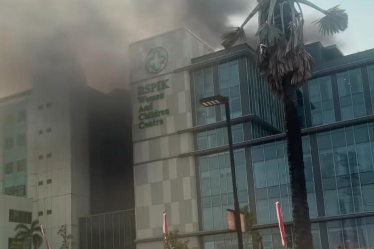Kebakaran Bedeng Proyek Dekat RS PIK Diduga Berawal dari Korsleting Listrik