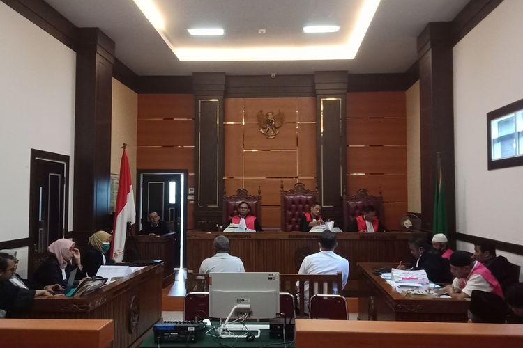Suasana sidang dugaan korupsi dana KONI Padang di PN Padang, Jumat (2/9/2022).