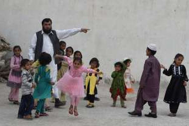 Ayah dari 35 anak di Pakistan mencari istri keempat dengan tekad untuk memiliki seluruhnya 100 anak. Foto diambil pada 23 Maret 2016.