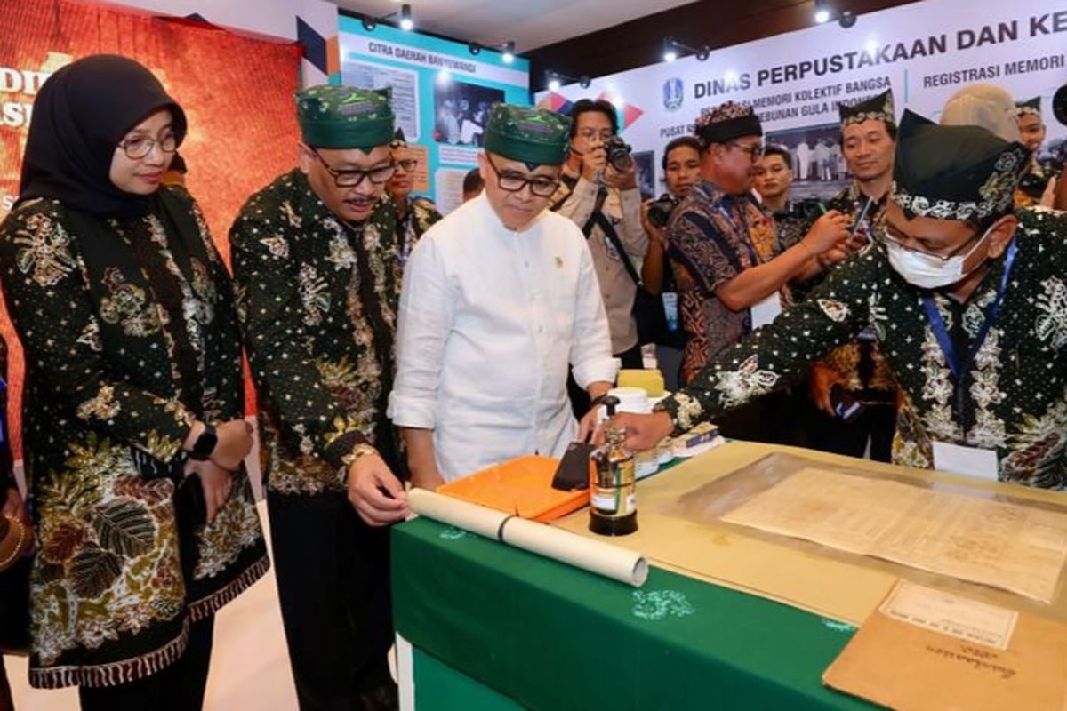 Sejumlah arsip nasional saat ditunjukkan di Banyuwangi 