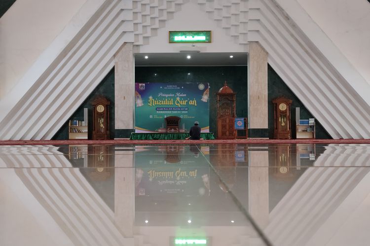 Masjid Raya KH Hasyim Asy'ari di Jakarta Barat, Sabtu (30/3/2024). 