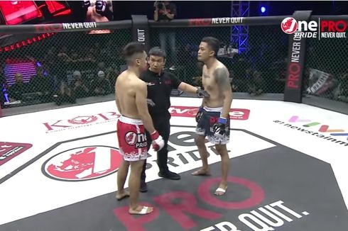 Pertarungan Randy Pangalila vs Adhi Pawitra, Adu Kekuatan hingga Jatuh Tersungkur