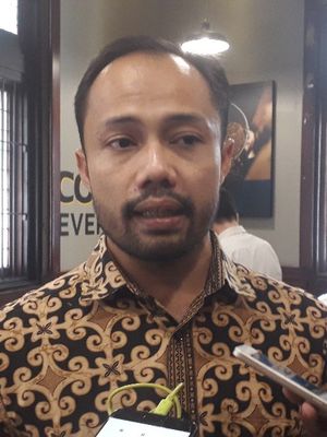 Koordinator Divisi Korupsi Politik ICW Donal Fariz memberi keterangan kepada wartasan usai sebuah diskusi di kawasan Cikini, Jakarta Pusat, Selasa (30/7/2019).