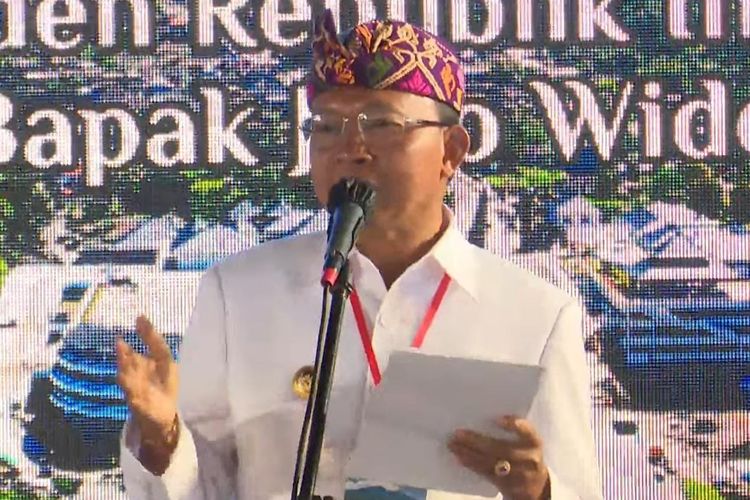 Gubernur Bali Wayan Koster memberikan sambutan dalam peresmian kawasan Pura Agung Besakih di Desa Besakih, Kecamatan Rendang, Kabupaten Karangasem, Provinsi Bali, Senin (13/3/2023) siang.