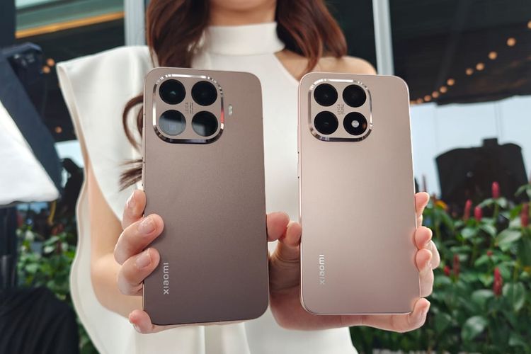 Dari kiri ke kanan: Xiaomi 15T Pro dan Xiaomi 15T resmi meluncur di Indonesia, dalam acara peluncuran yang digelar di Park Hyatt, Jakarta, Selasa (30/9/2025)