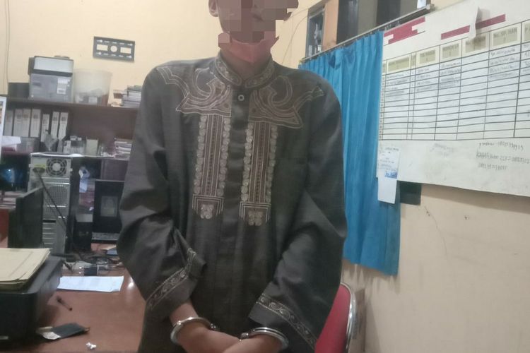 RD (22), pemuda warga Tarakan Utara Kaltara yang dikenal alim dan diakui sebagai santri senior. Ia mencabuli sekitar 30 santri ABG dan mengaku tidak bernafsu dengan lawan jenis
