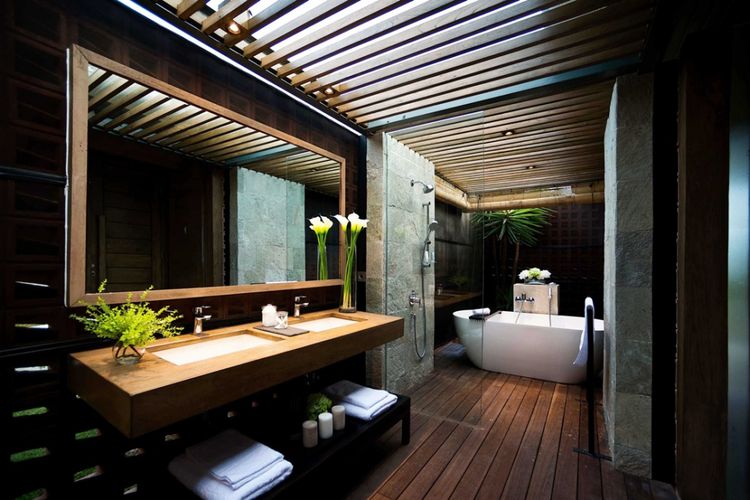 Dekorasi kamar mandi Djati Lounge & Djoglo Bungalow di Malang karya MINT-DS.