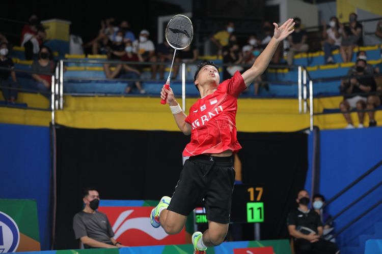 Anthony Sinisuka Ginting saat bertanding pada perempat final Badminton Asia Championship atau Kejuaraan Bulu Tangkis Asia 2022 di Muntinlupa Sports Complex, Manila, Filipina, Jumat (29/4/2022). 