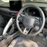 Ulik Perbedaan Interior Toyota Yaris Cross Standar dengan Hybrid