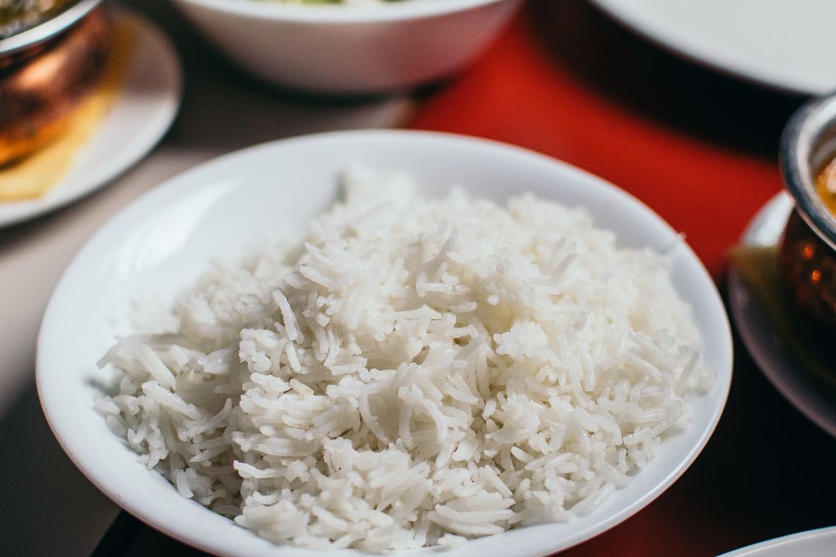 Ilustrasi nasi putih, salah satu makanan penambah berat badan