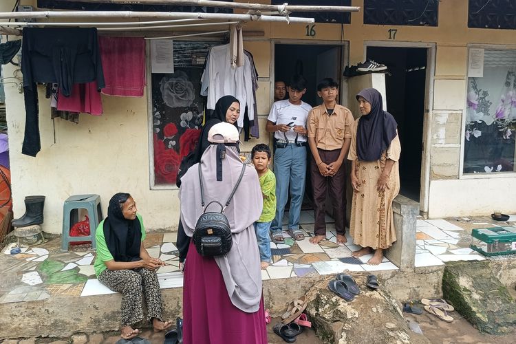 Kontrakan Haikal dan Haezar, kakak beradik yang viral bergantian seragam Pramuka di Desa Bojong Indah, Kecamatan Parung, Kabupaten Bogor, Jawa Barat, Kamis (18/9/2025).