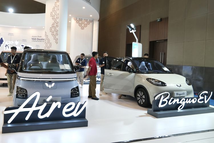 Ilustrasi booth Wuling di PEVS 2025