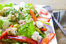 Resep Chicken Salad Barbeque, Manfaatkan Sisa Saus Tahun Baruan