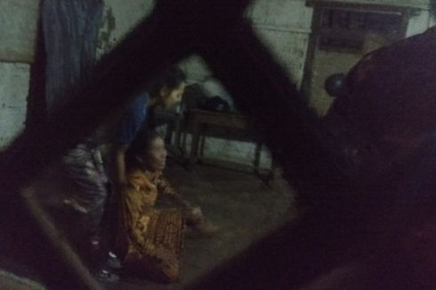 Teriak Histeris Ibu Kandung Suliono Saat Rumahnya Digeledah Polisi