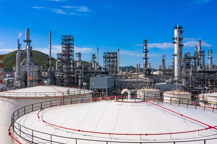 Ilustrasi kilang minyak terbesar di dunia.