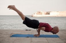 Jangan Buang Matras Yoga Bekas! Gunakan untuk Berbagai Keperluan