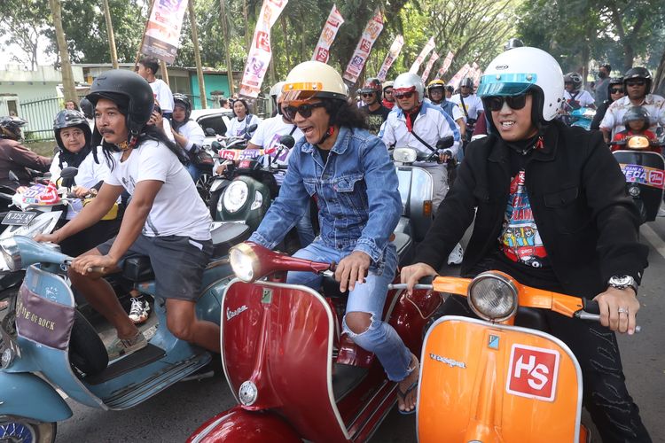 Kaka Slank Pimpin Ratusan Vespa Keliling Malang, Ada Apa?
