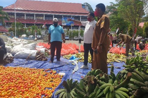 Pemprov Papua Borong 7 Truk Hasil Produksi Petani Terdampak Covid-19