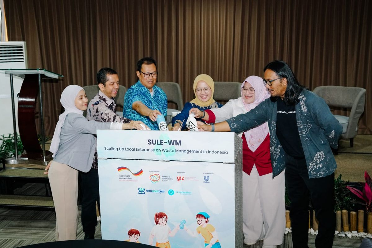 GIZ Indonesia dan Unilever Indonesia memberikan dukungan dalam pengembangan bisnis pengelolaan sampah melalui Proyek Scaling Up Local Enterprise on Waste Management in Indonesia.