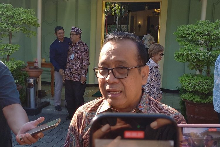 Kebakaran TPA Jatiwaringin Masuk Hari Keempat, Menko PMK Sebut Kemenkes Sudah Tangani Warga