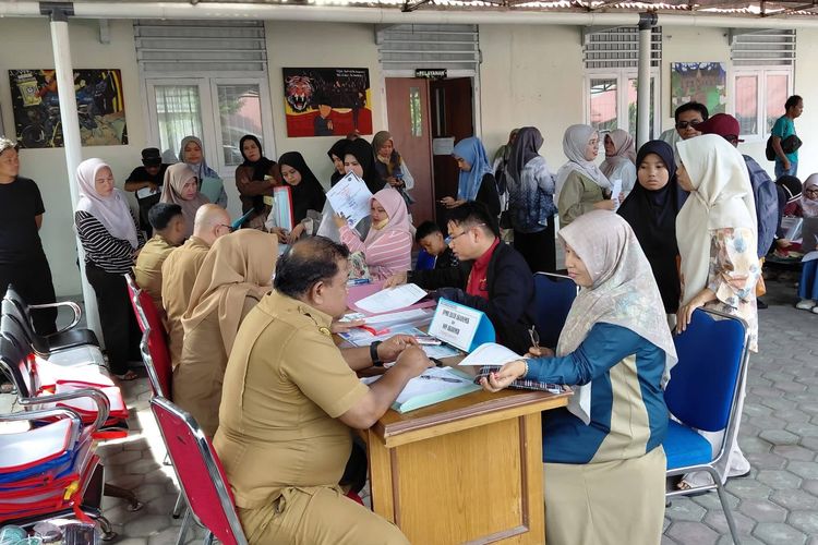 Bidik Jalur Domisili di SPMB Sumbar, Pemohon KK dan KTP  Melonjak Dua Kali Lipat di Kota Padang