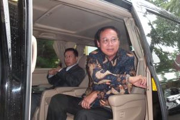 Ketua Umum PPP versi Muktamar Jakarta Djan Faridz di Bareskrim Mabes Polri, Rabu (16/12/2015).