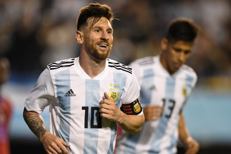 Megabintang Argentina, Lionel Messi, merayakan gol yang dicetak ke gawang Haiti dalam laga persahabatan di Stadion La Bombonera, Buenos Aires, Argentina pada 29 Mei 2018.
