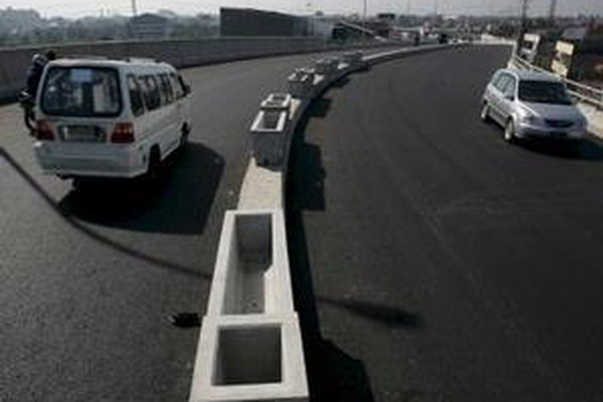 Ilustrasi: Jalan layang Ciputat.