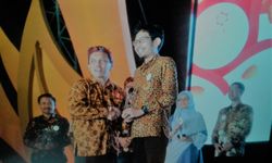 Pemerintah Kota Semarang Raih Penghargaan Kehumasan