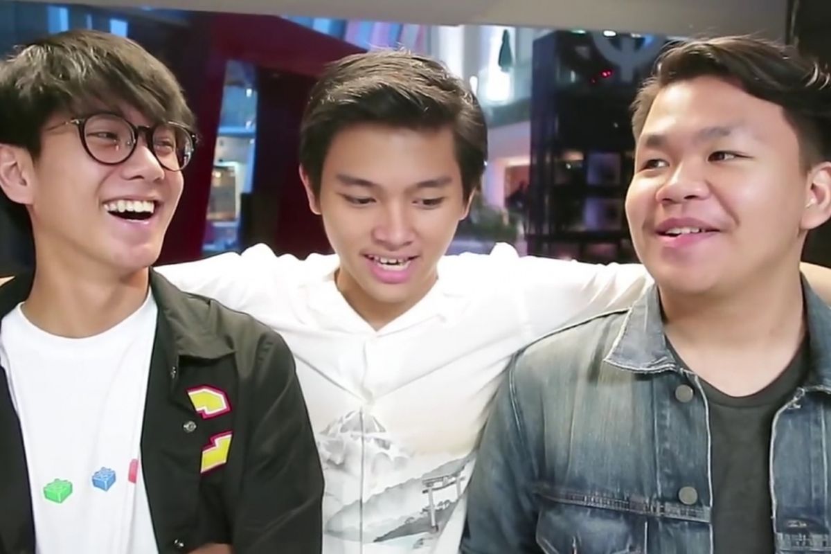 Para personel CJR (dari kiri) Iqbaal, Aldy, dan Kiki, mengumumkan bahwa boyband tersebut bubar.