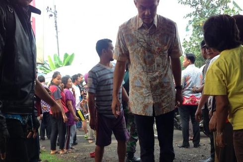 Ganjar Sibuk Bantu Korban Kecelakaan, Warga Minta Foto-foto